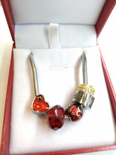 Cargar imagen en el visor de la galería, Pulsera san Benito y san Miguel con accesorios, compatible Pandora