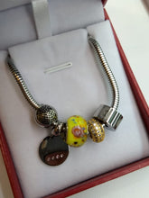 Cargar imagen en el visor de la galería, Pulsera san Benito y san Miguel con accesorios, compatible Pandora