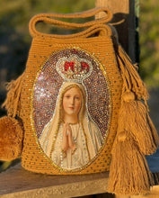 Cargar imagen en el visor de la galería, Bolsos en pedreria tipica con la Virgen