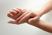 Cargar imagen en el visor de la galería, Gel Antibacterial 500G