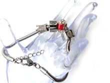 Cargar imagen en el visor de la galería, Pulsera san Benito y san Miguel con accesorios, compatible Pandora