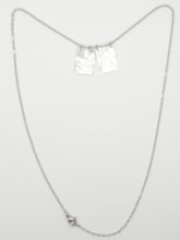 Cargar imagen en el visor de la galería, Escapulario Virgen del Carmen. Camafeo en Nácar