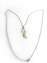 Cargar imagen en el visor de la galería, Angel, silver sterling Wings and Natural Pearl