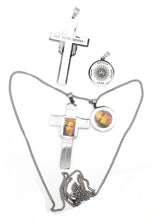 Cargar imagen en el visor de la galería, Cruz y Medalla Santa Faz