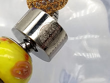 Cargar imagen en el visor de la galería, Pulsera Detente Virgen y Corazón de Jesús con accesorios