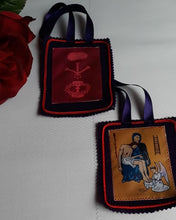 Cargar imagen en el visor de la galería, Escapulario Últimos Tiempos, 9 x 11,5