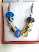 Cargar imagen en el visor de la galería, Pulsera san Benito y san Miguel con accesorios, compatible Pandora