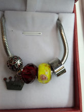 Cargar imagen en el visor de la galería, Pulsera san Benito y san Miguel con accesorios, compatible Pandora