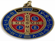 Cargar y reproducir el video en el visor de la galería, Medalla de San Benito Cuadrada