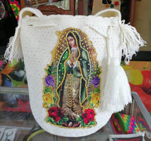 Cargar imagen en el visor de la galería, Bolsos en pedreria tipica con la Virgen
