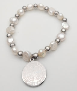Pulsera San Benito, Perlas naturales, Medalla en acero