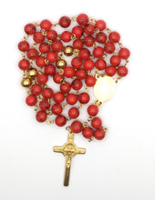 Cargar imagen en el visor de la galería, Rosario Acero Dorado en Turquesa Roja. Cristo de san Benito
