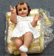 Niño ojos de cristal vestido en crochet