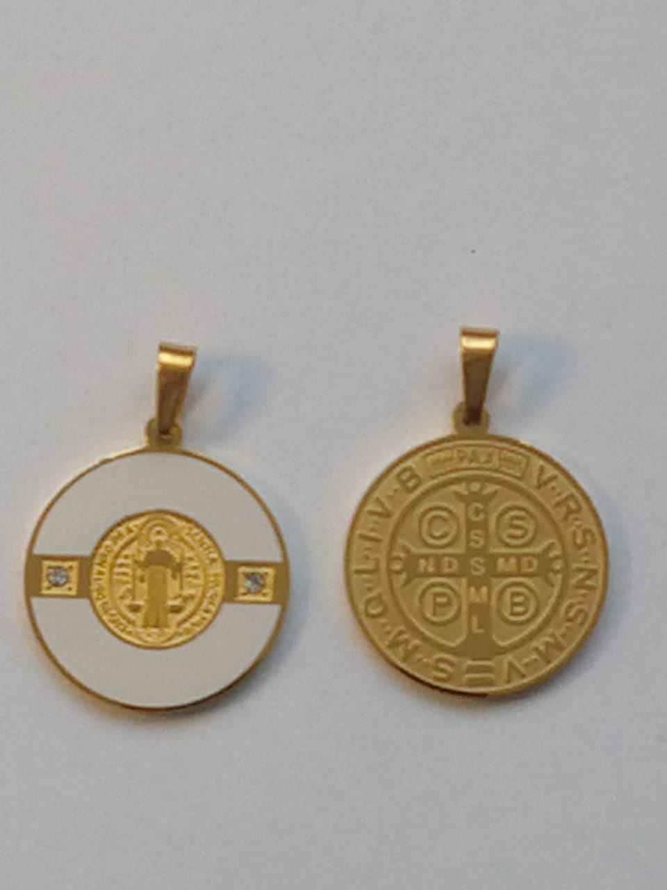 San Benito, Nácar, acabado oro y circones