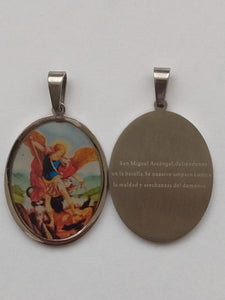 Medalla San Miguel Arcángel Resinada, con oración al respaldo