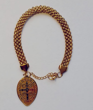 Cargar imagen en el visor de la galería, Pulsera tejido plano con medalla de San Benito alargada
